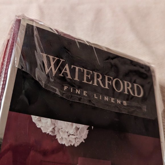 NWT Waterford "Corra" Linen Napkins SET of 8 - Picture 11 of 11